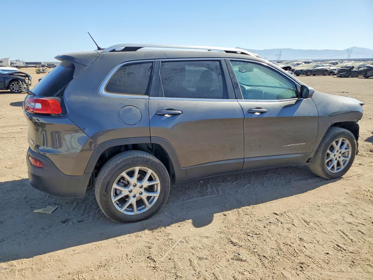 2015 Jeep Cherokee Latitude - Фото 3