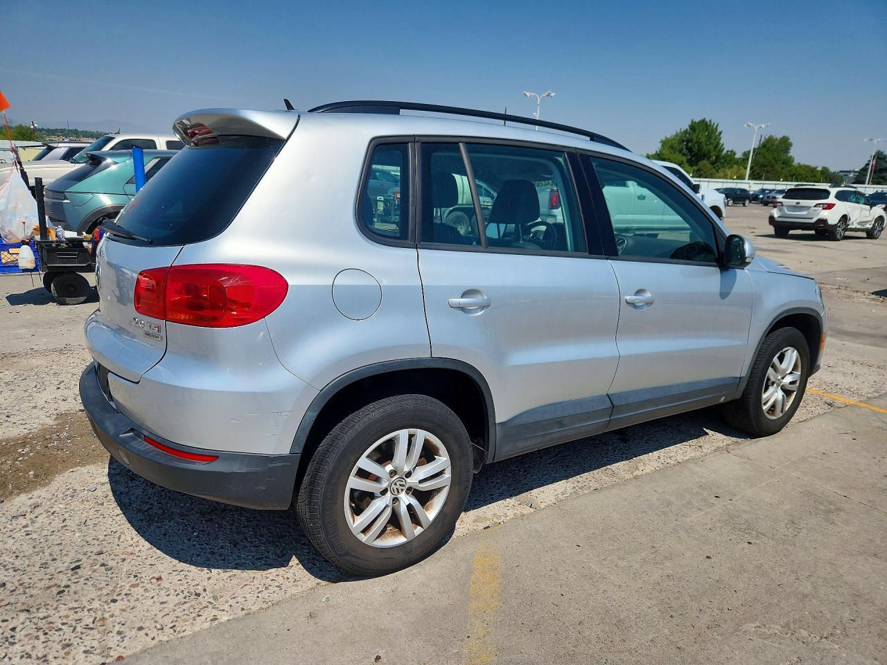 2016 Volkswagen Tiguan S - Image 3