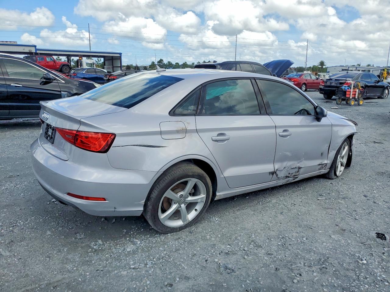 2015 Audi A3 Premium - Фото 3