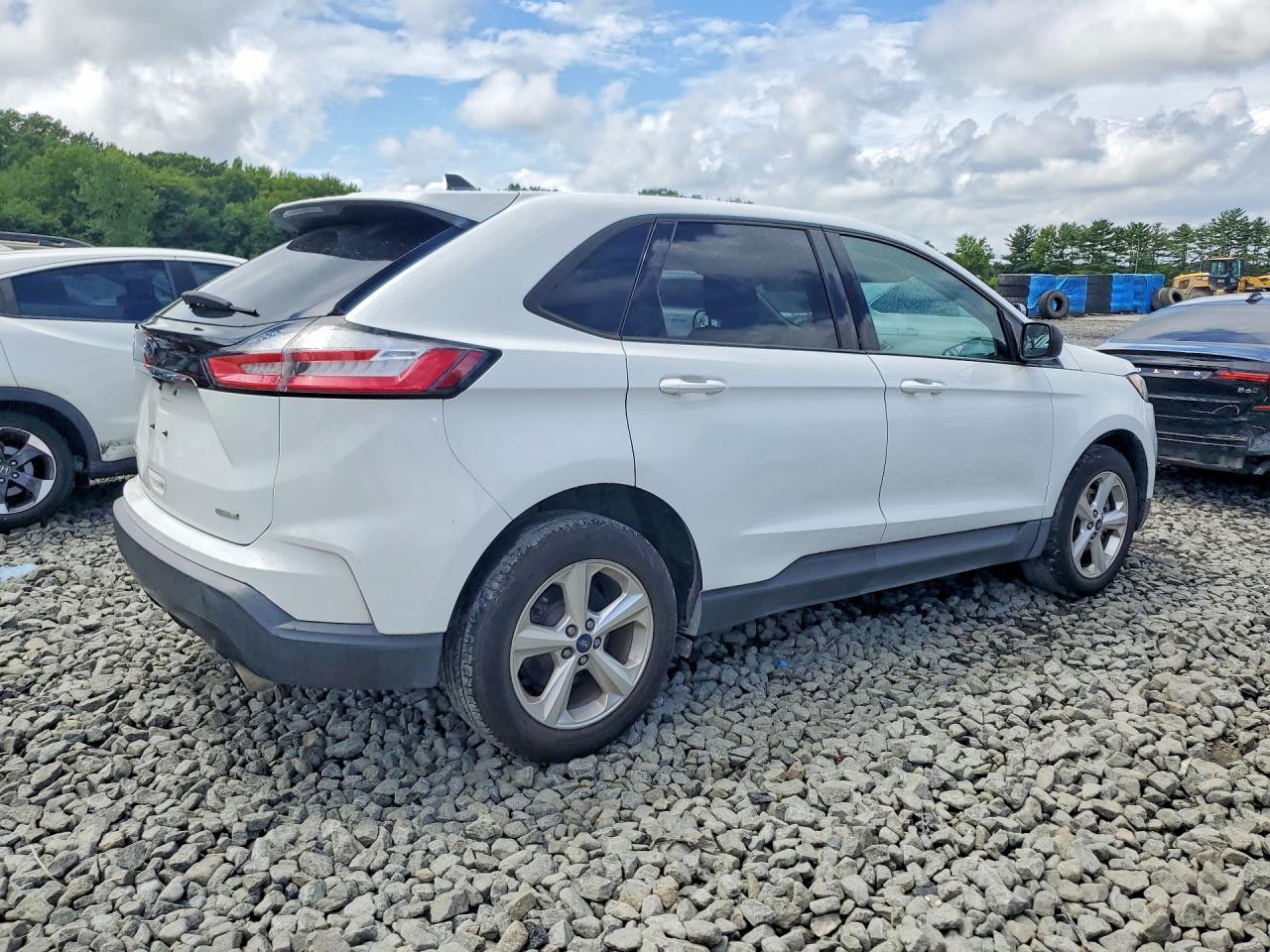 2019 Ford Edge Se - Фото 3