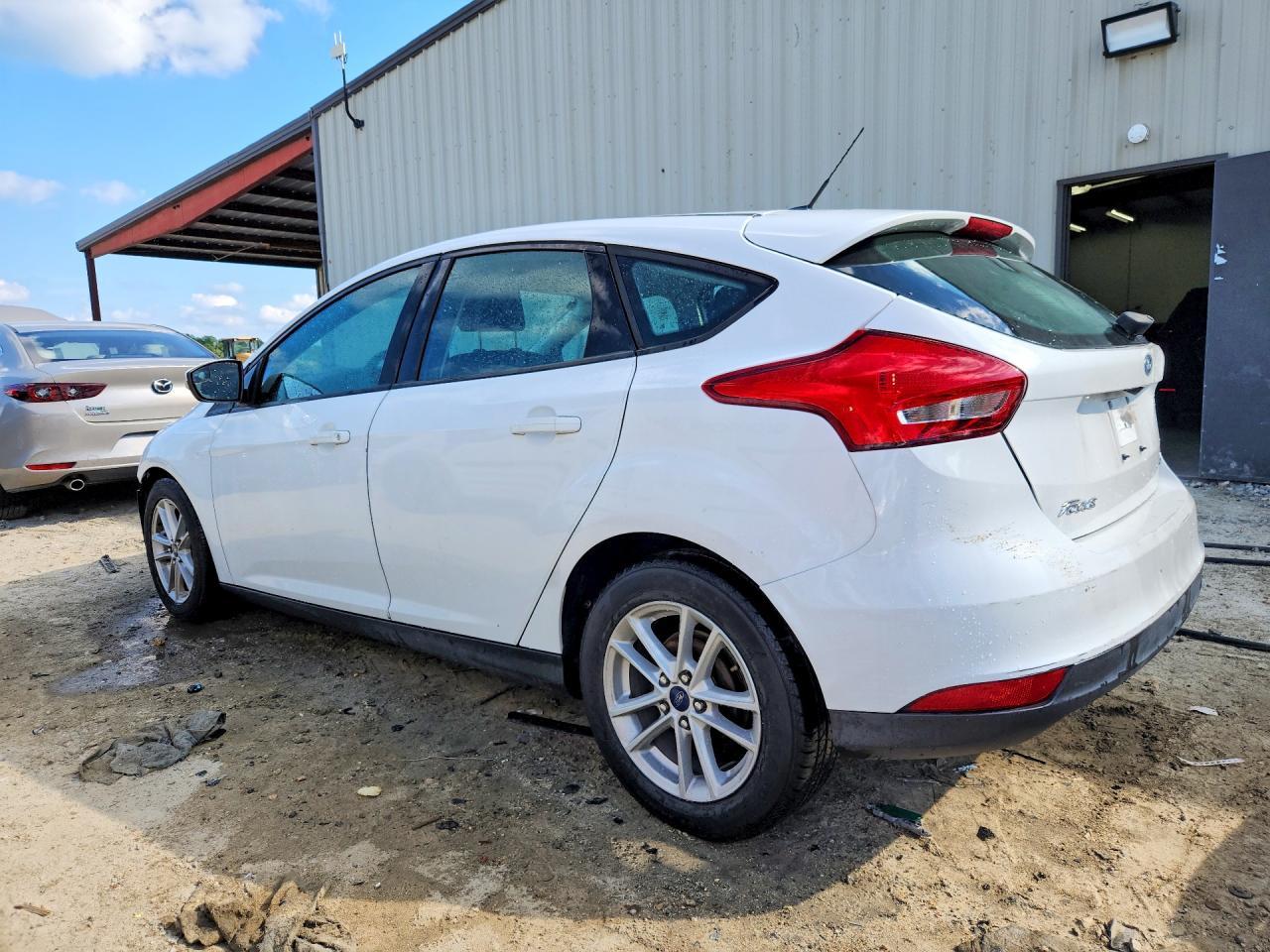 2017 Ford Focus Se - Image 2