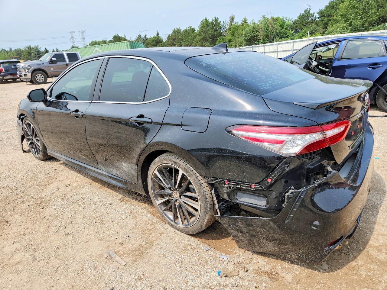2020 Toyota Camry Xse - Фото 2