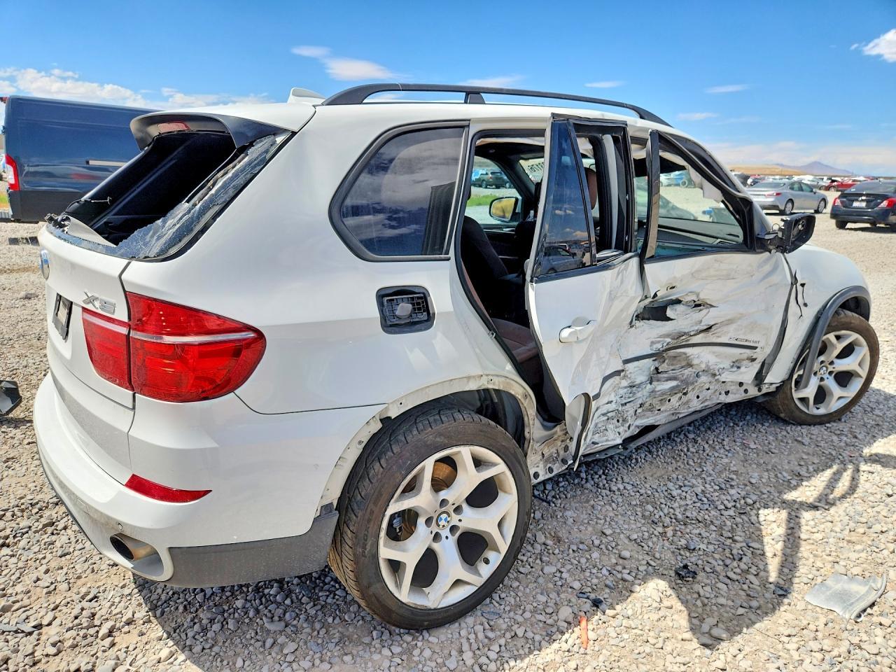 2011 BMW X5 xDrive35I - Фото 3