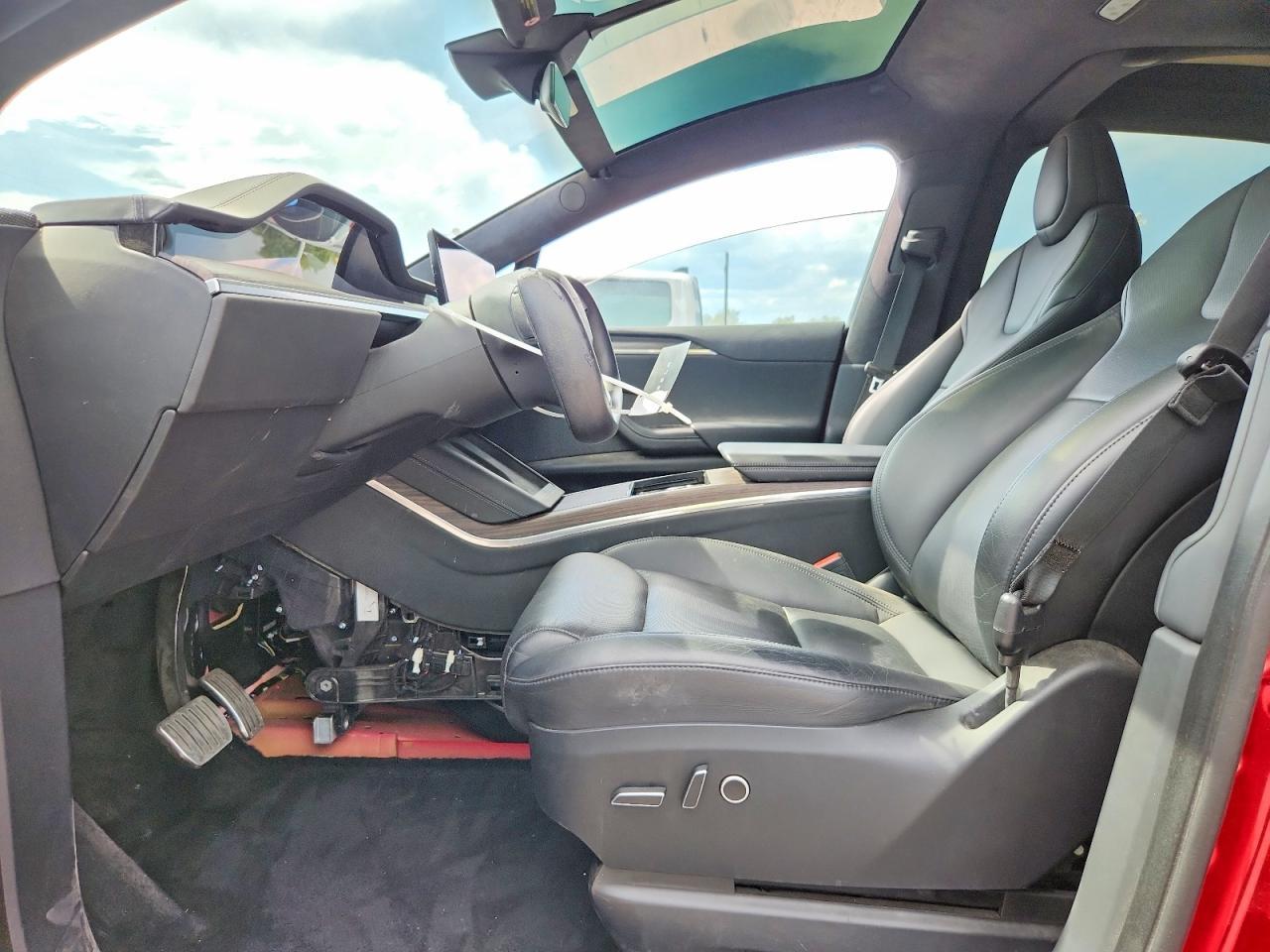 2021 Tesla Model X - Фото 7