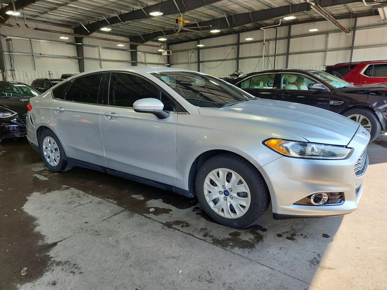 2014 Ford Fusion S - Фото 4