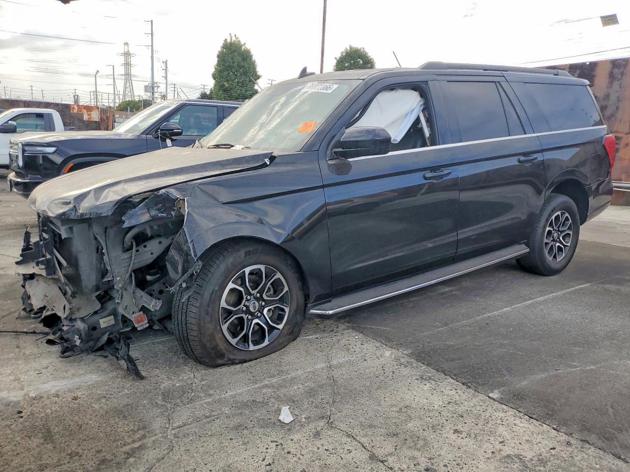 2022 Ford Expedition Max Xlt