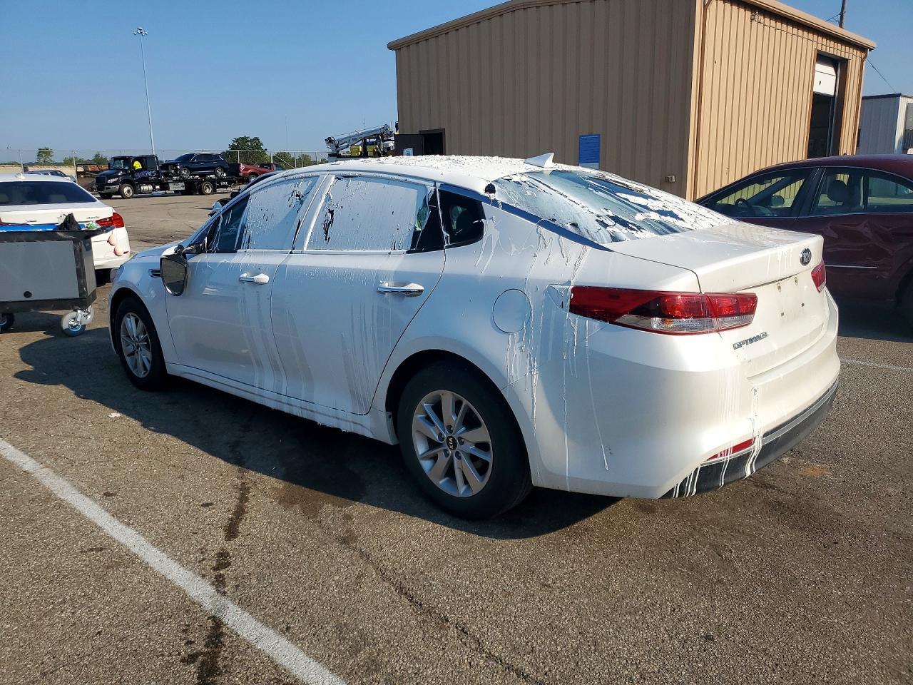 2017 Kia Optima Lx - Фото 2