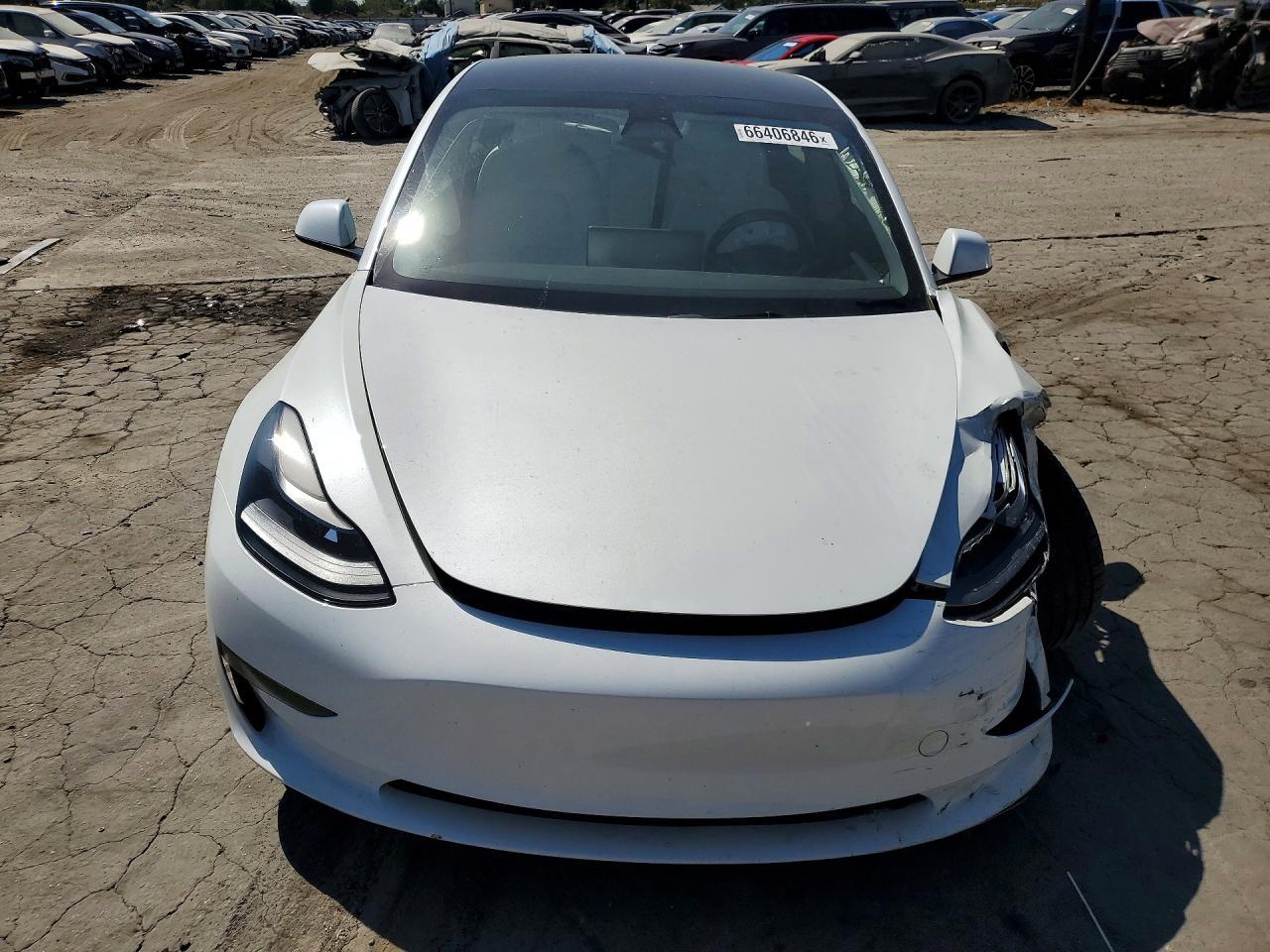 2023 Tesla Model 3 - Image 5