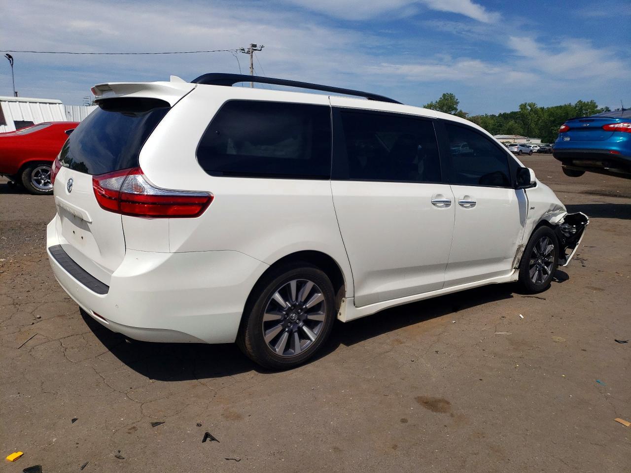 2019 Toyota Sienna Xle Premium 7-Passenger - Фото 3