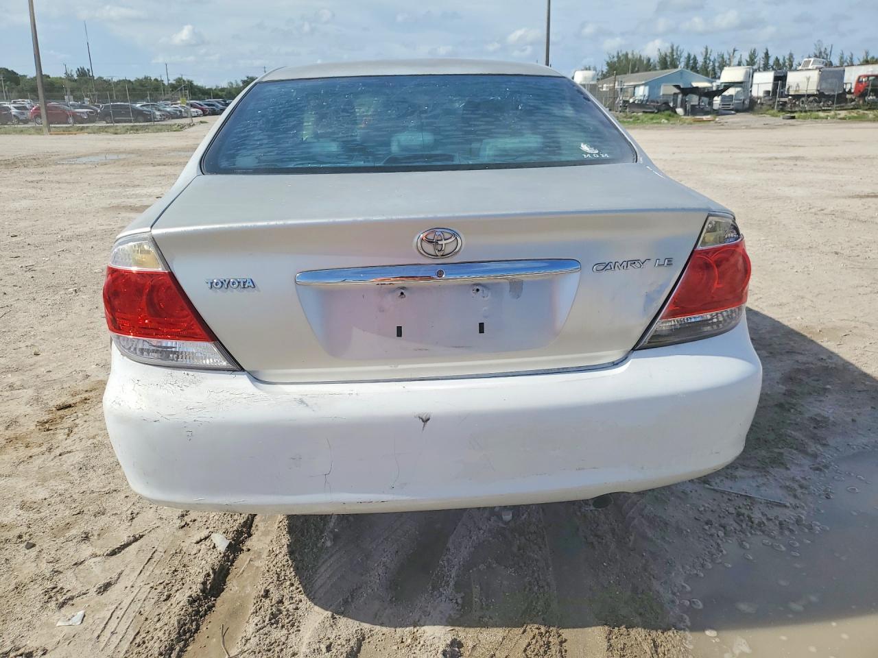 2005 Toyota Camry Le - Фото 6