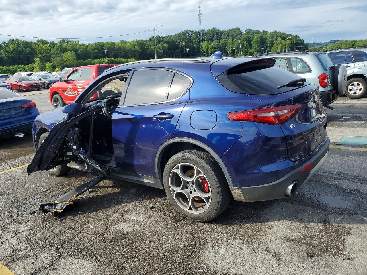 2018 Alfa Romeo Stelvio Sport - Фото 2