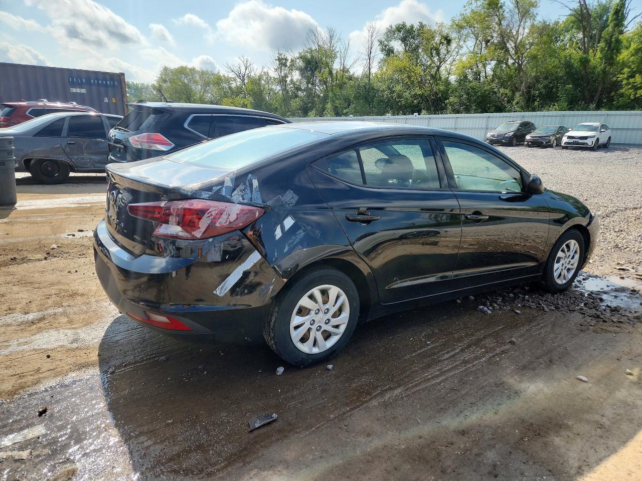 2019 Hyundai Elantra Se - Image 3