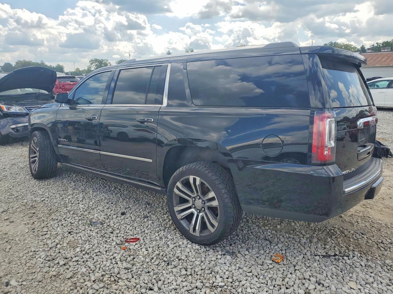 2024 GMC Yukon Xl At4 - Фото 2