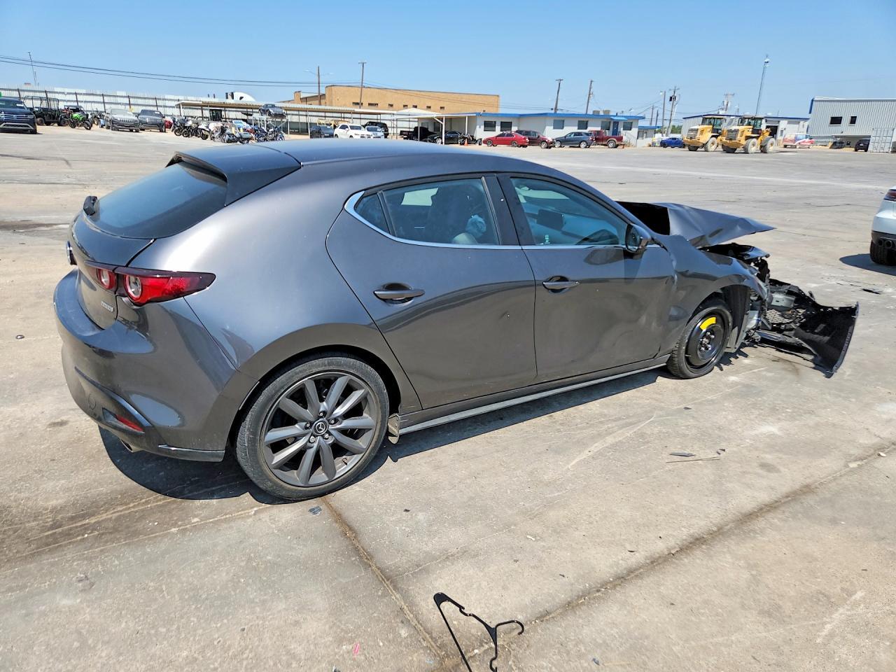 2023 Mazda 3 Preferred - Фото 3