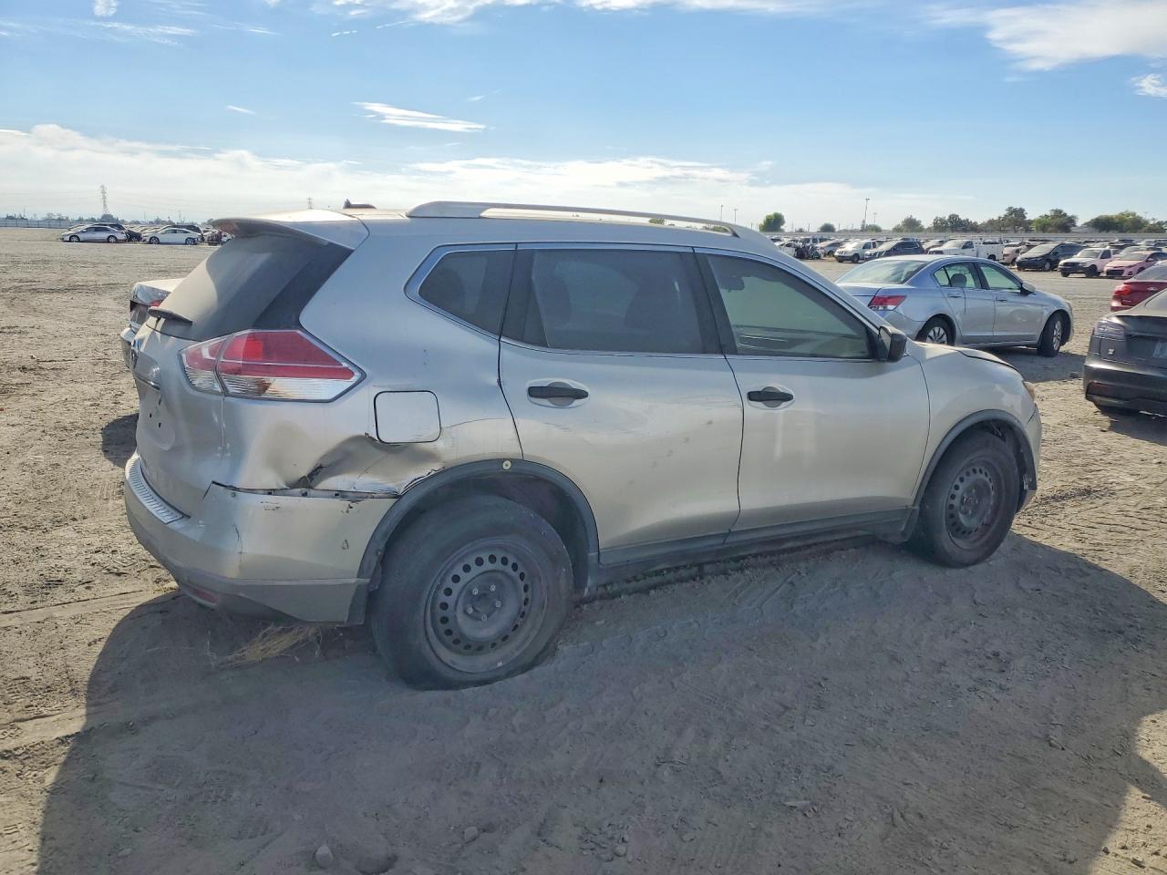2016 Nissan Rogue S - Image 3