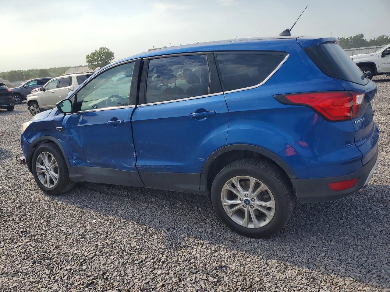 2019 Ford Escape Se - Фото 2