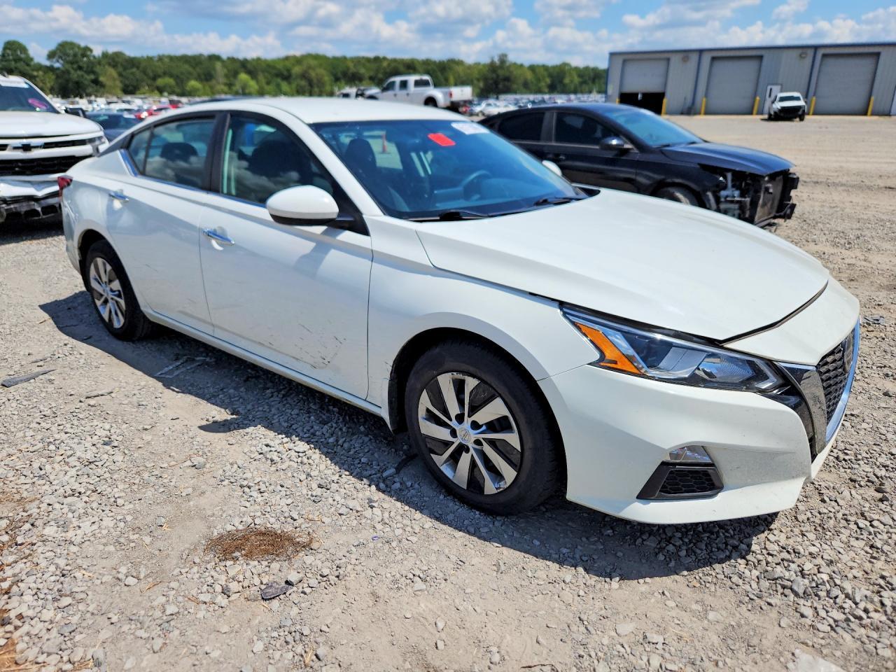 2020 Nissan Altima S - Фото 4