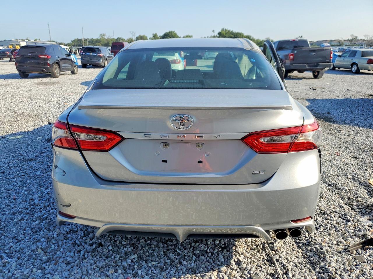 2018 Toyota Camry Se - Фото 6