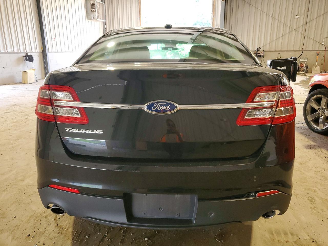 2014 Ford Taurus Se - Image 6