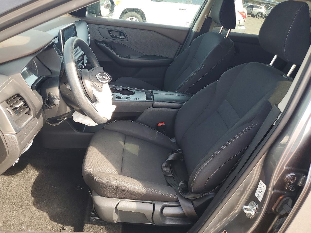 2023 Nissan Rogue S - Image 7