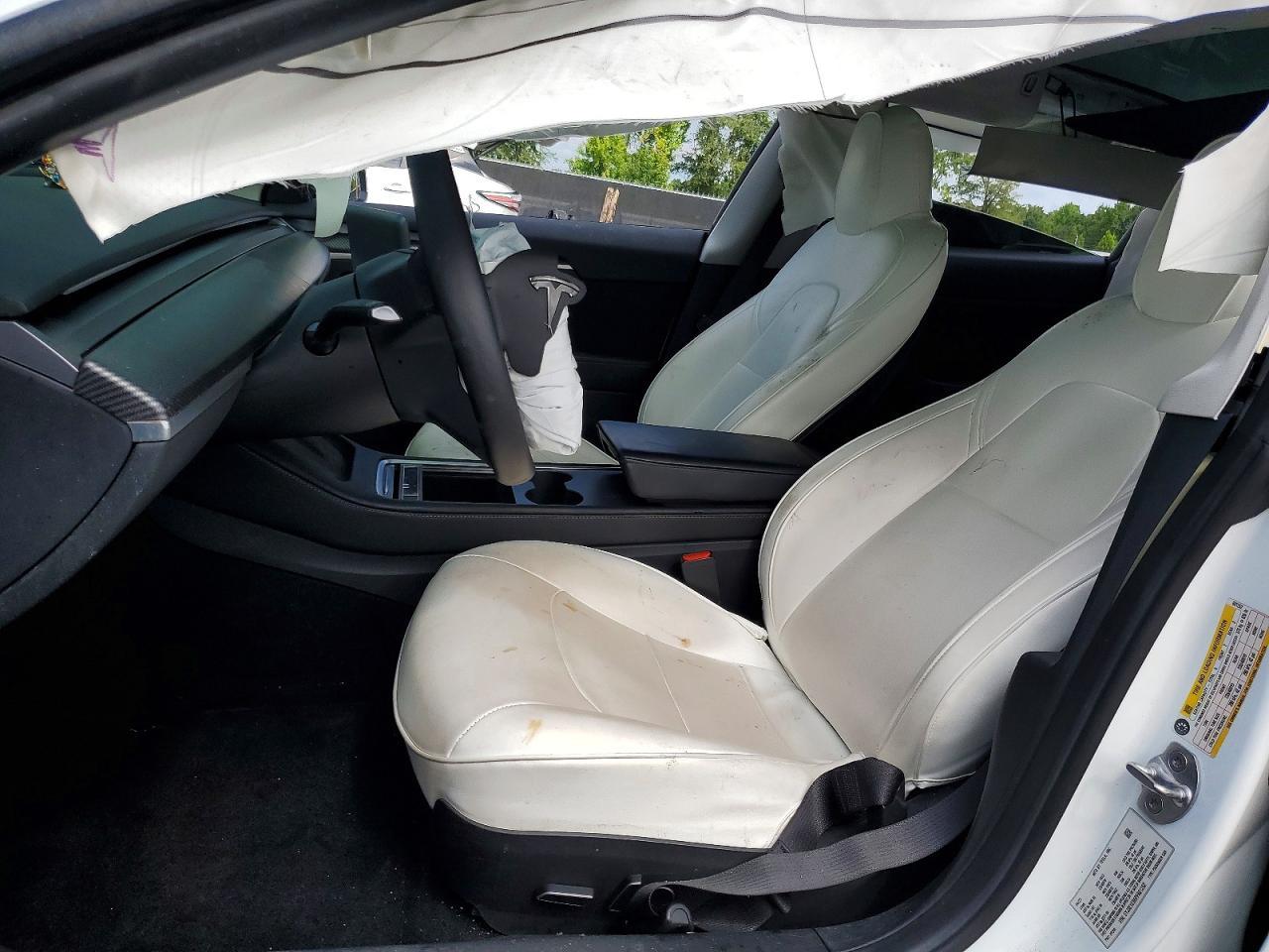 2023 Tesla Model 3 - Image 7