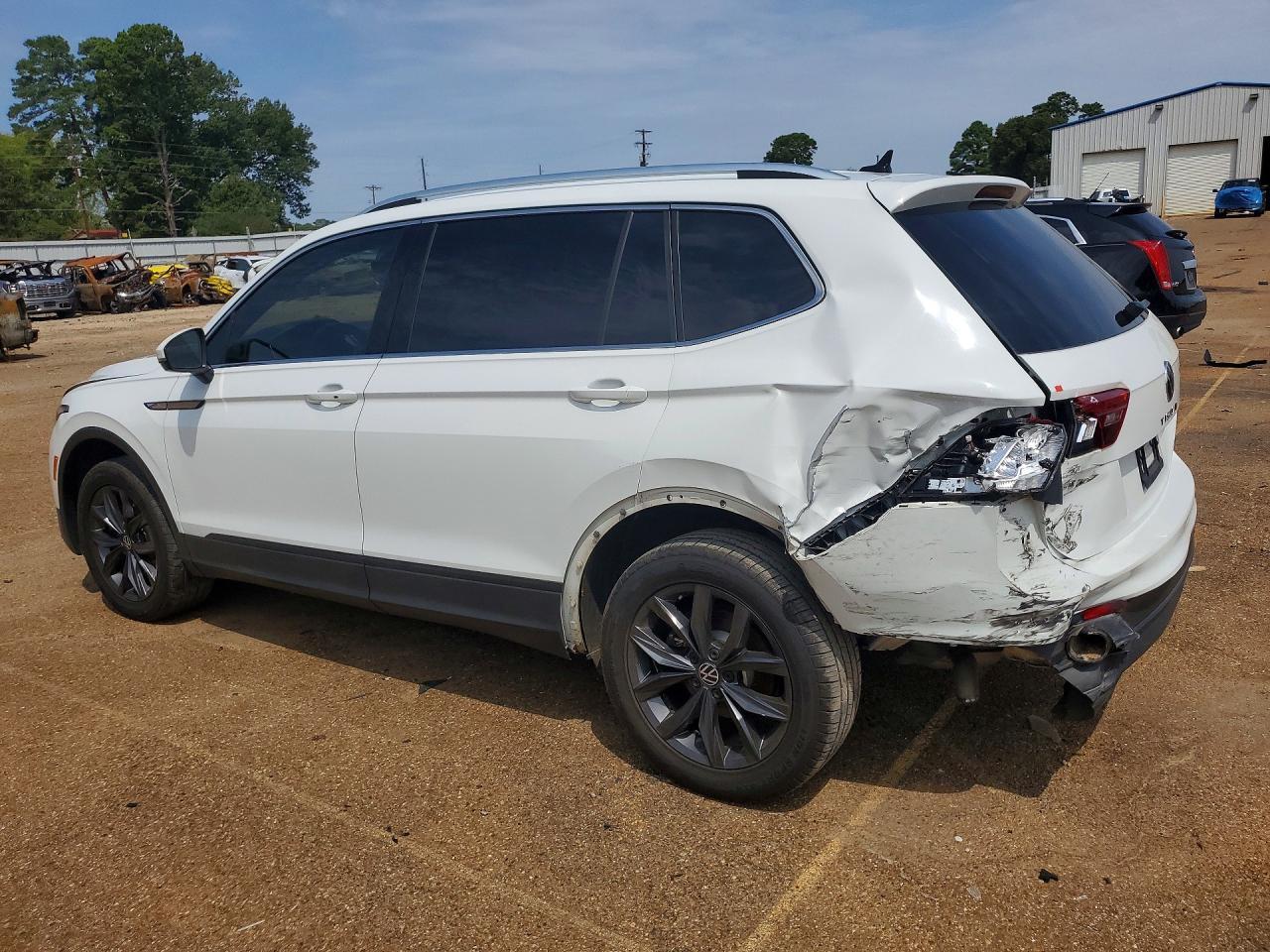 2022 Volkswagen Tiguan Se - Фото 2