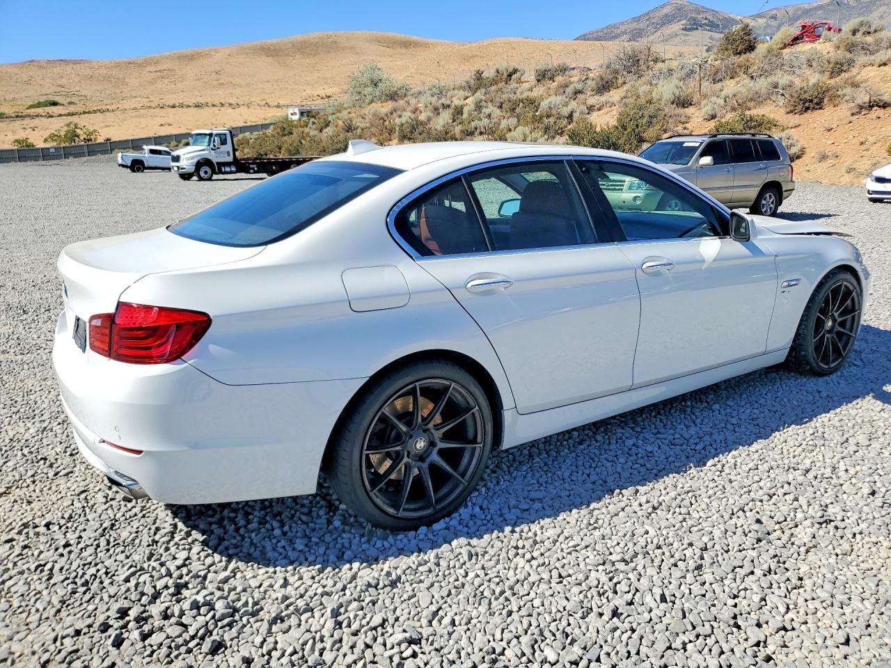 2012 BMW 550 Xi - Фото 3