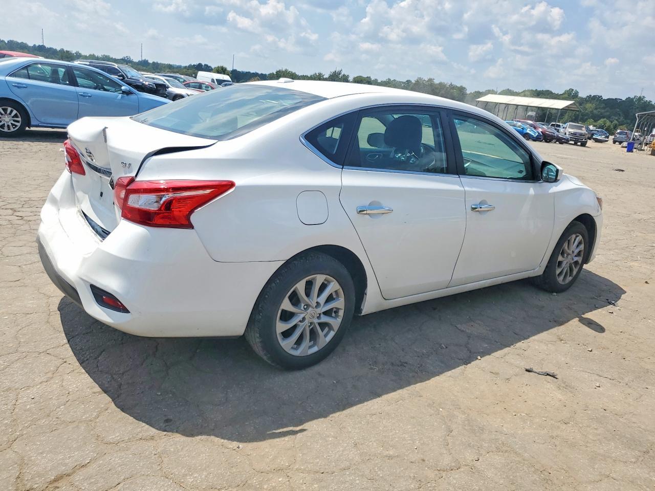 2018 Nissan Sentra Sv - Фото 3