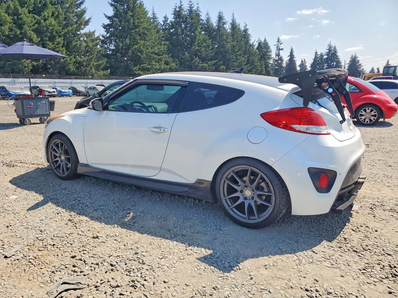 2016 Hyundai Veloster Turbo - Image 2