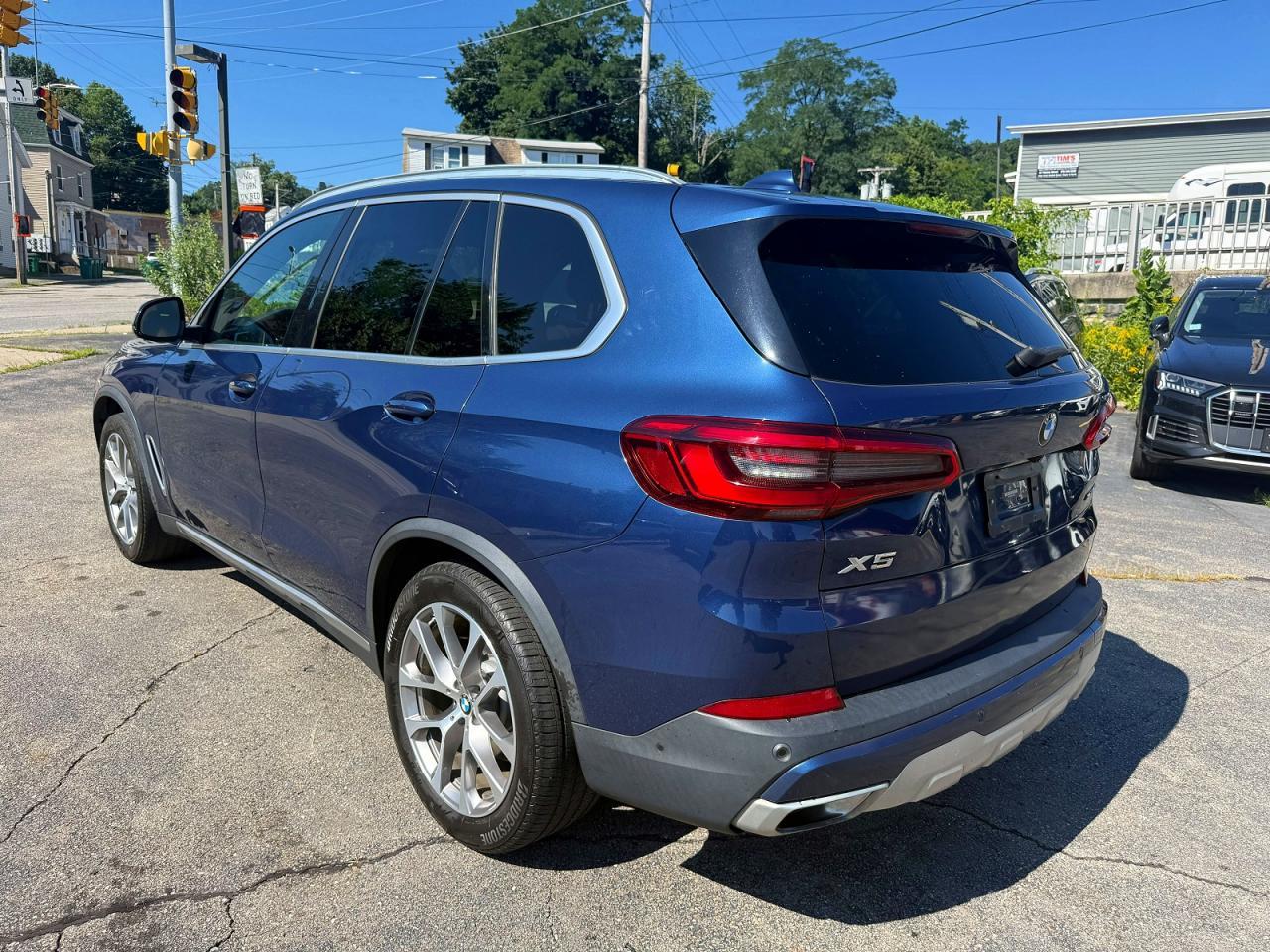 2019 BMW X5 xDrive40I - Image 2