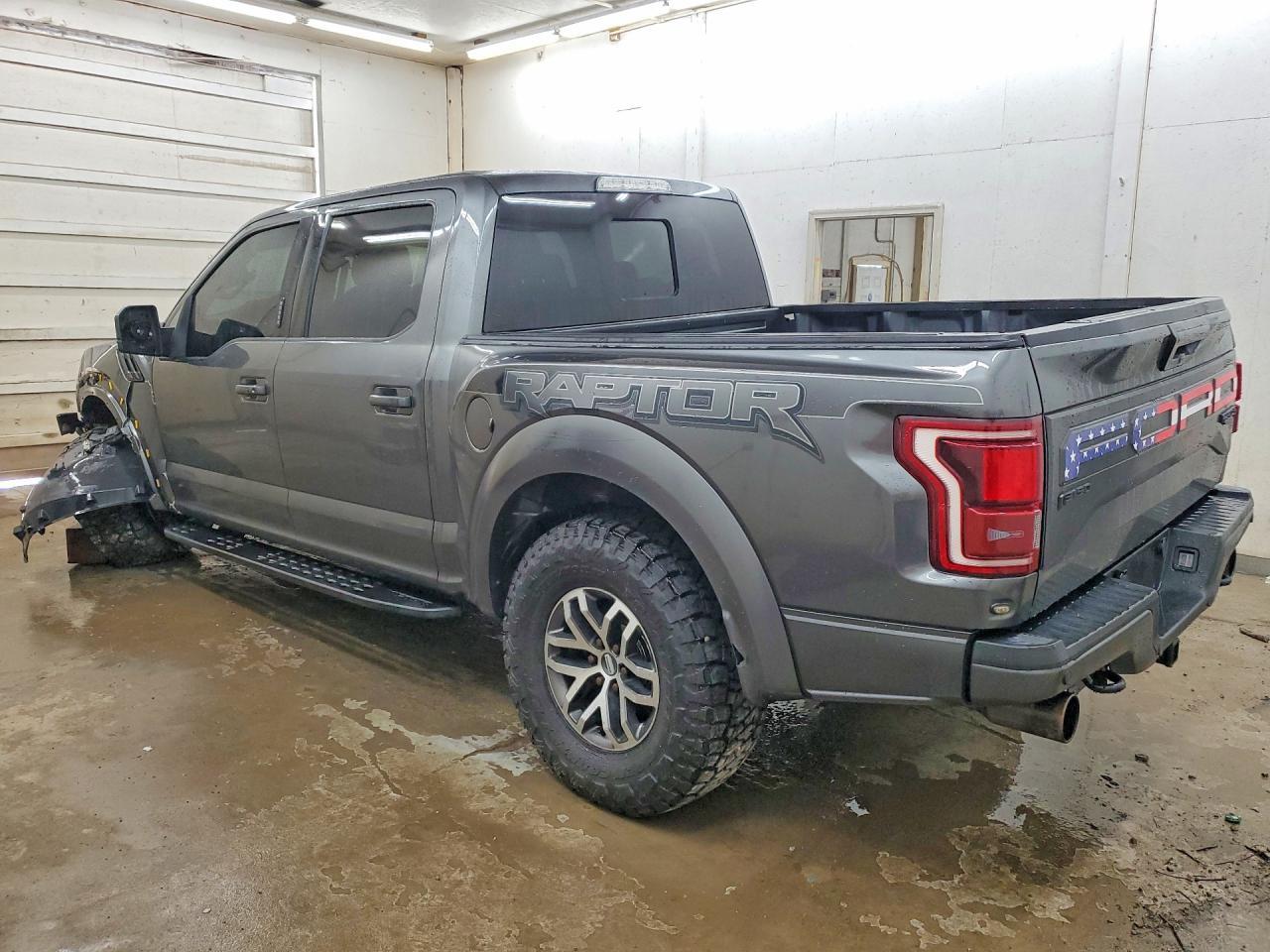 2017 Ford F150 Raptor - Фото 2