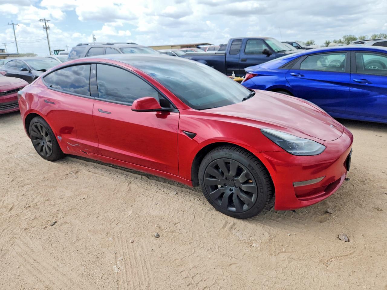 2022 Tesla Model 3 - Фото 4