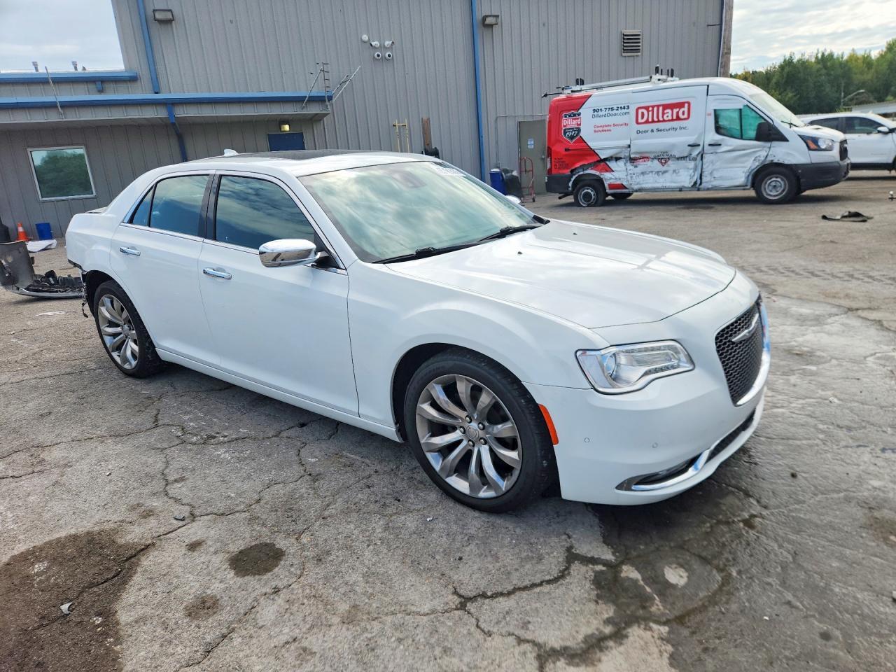 2019 Chrysler 300 Limited - Image 4