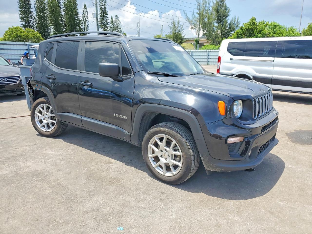 2022 Jeep Renegade Latitude - Фото 4