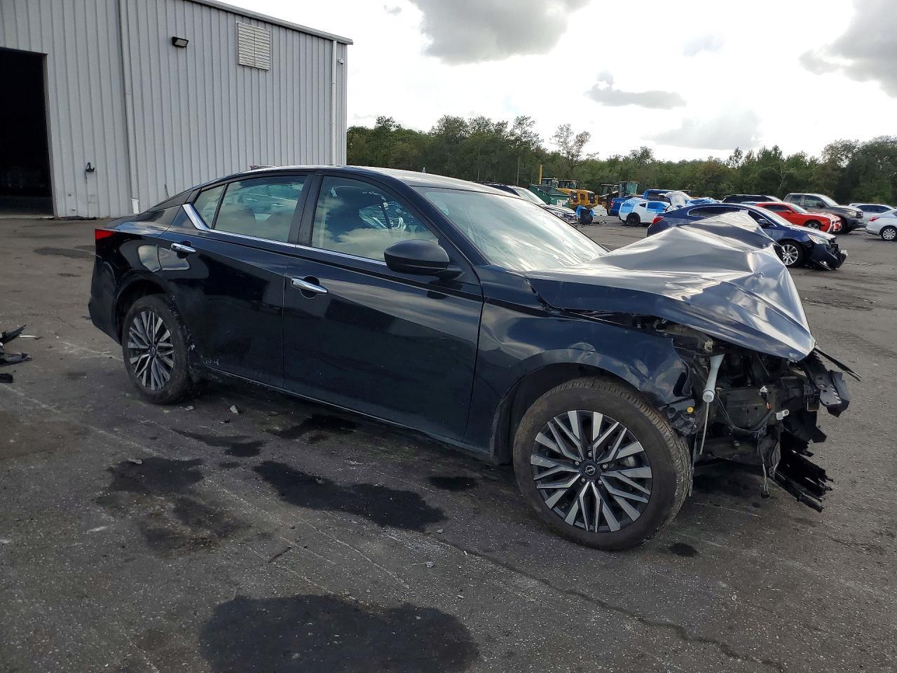 2025 Nissan Altima Sv - Image 4