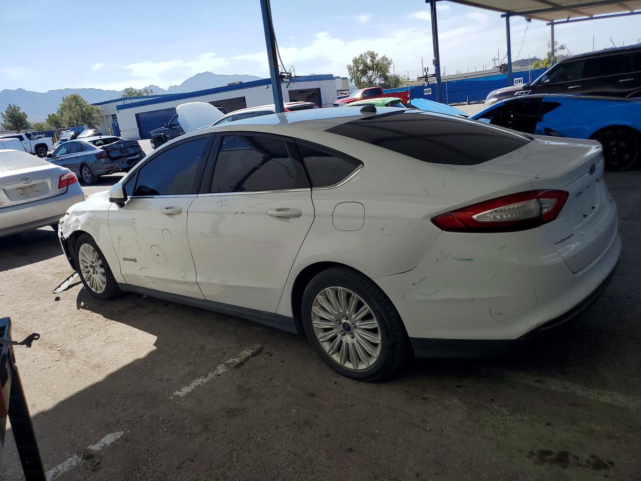 2016 Ford Fusion S Hybrid - Фото 2
