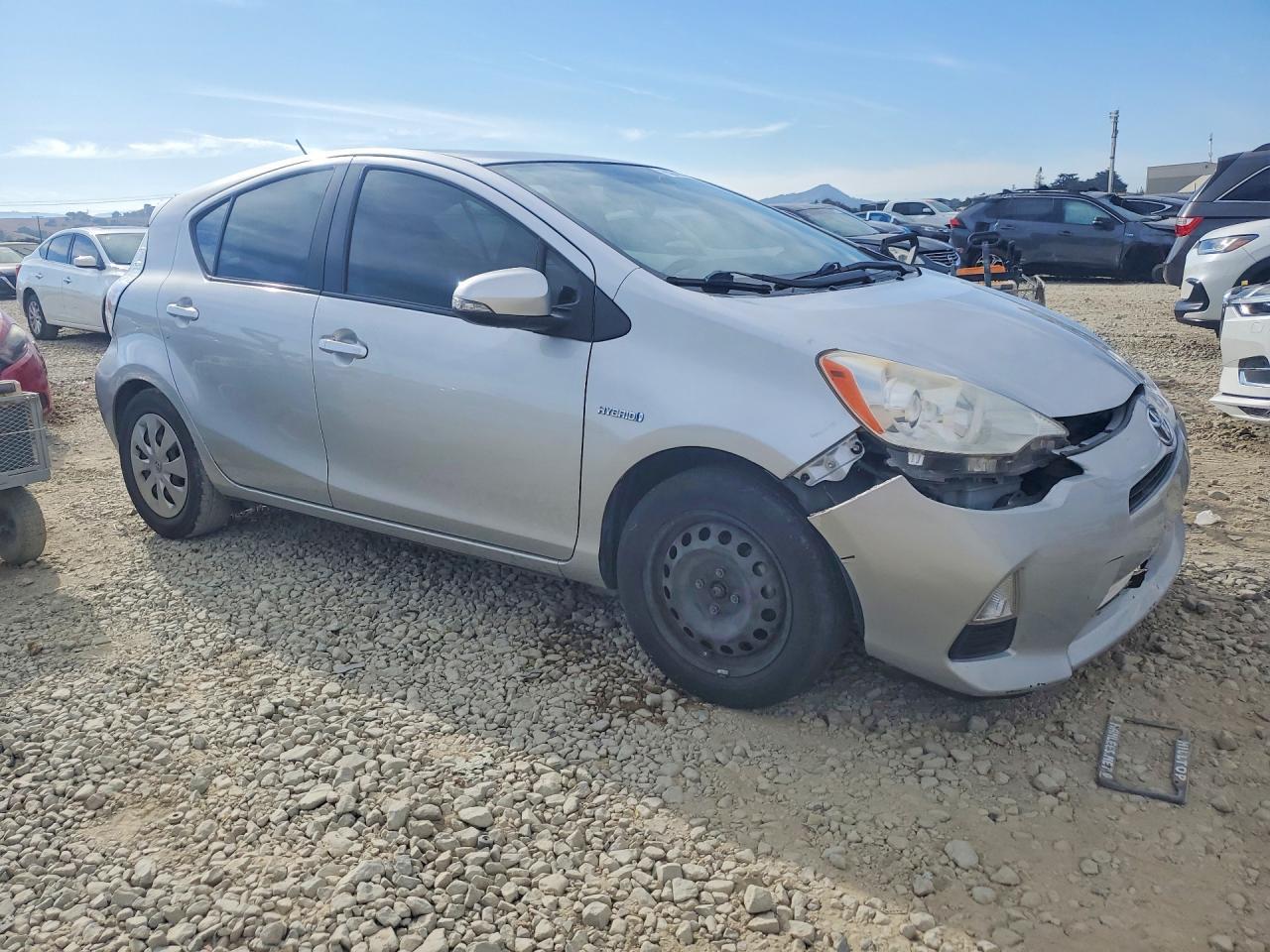 2014 Toyota Prius C Three - Фото 4