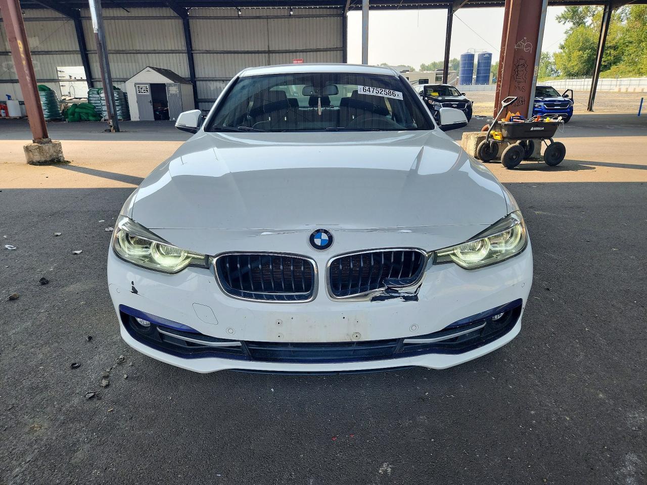 2017 BMW 3 Series 330I - Фото 5