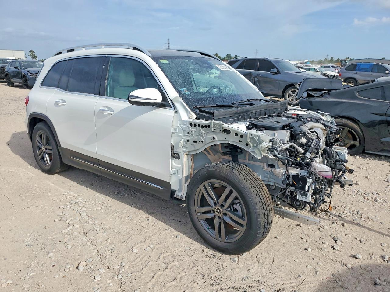 2025 Mercedes-Benz Glb 250 4Matic - Image 4