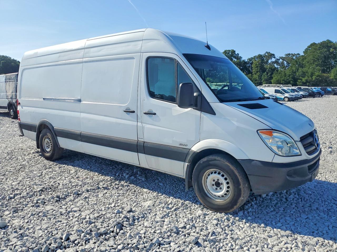 2011 Mercedes-Benz Sprinter 2500 Delivery Van - Фото 4