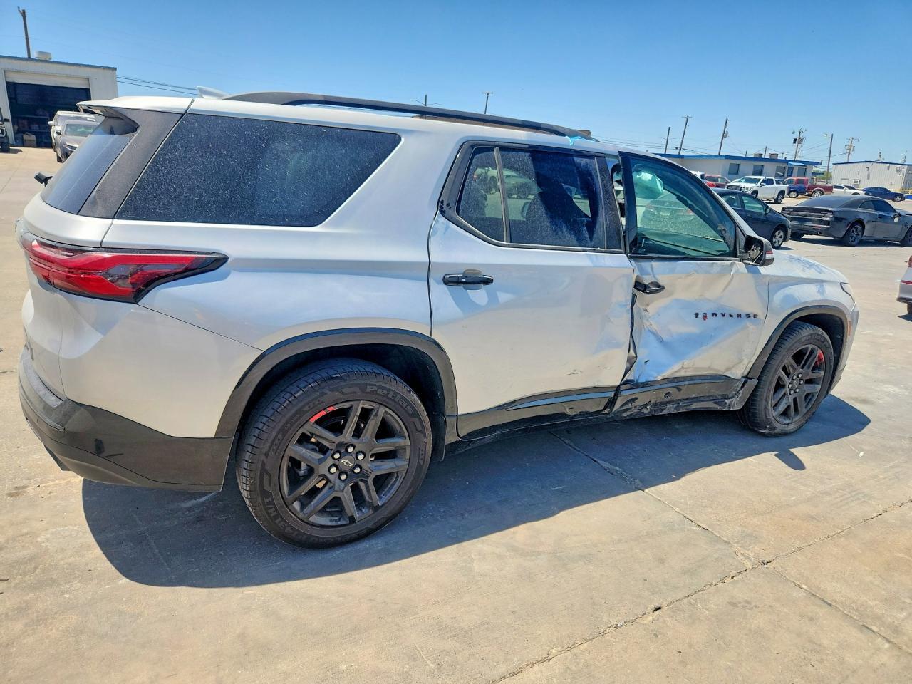 2022 Chevrolet Traverse Premier - Image 3