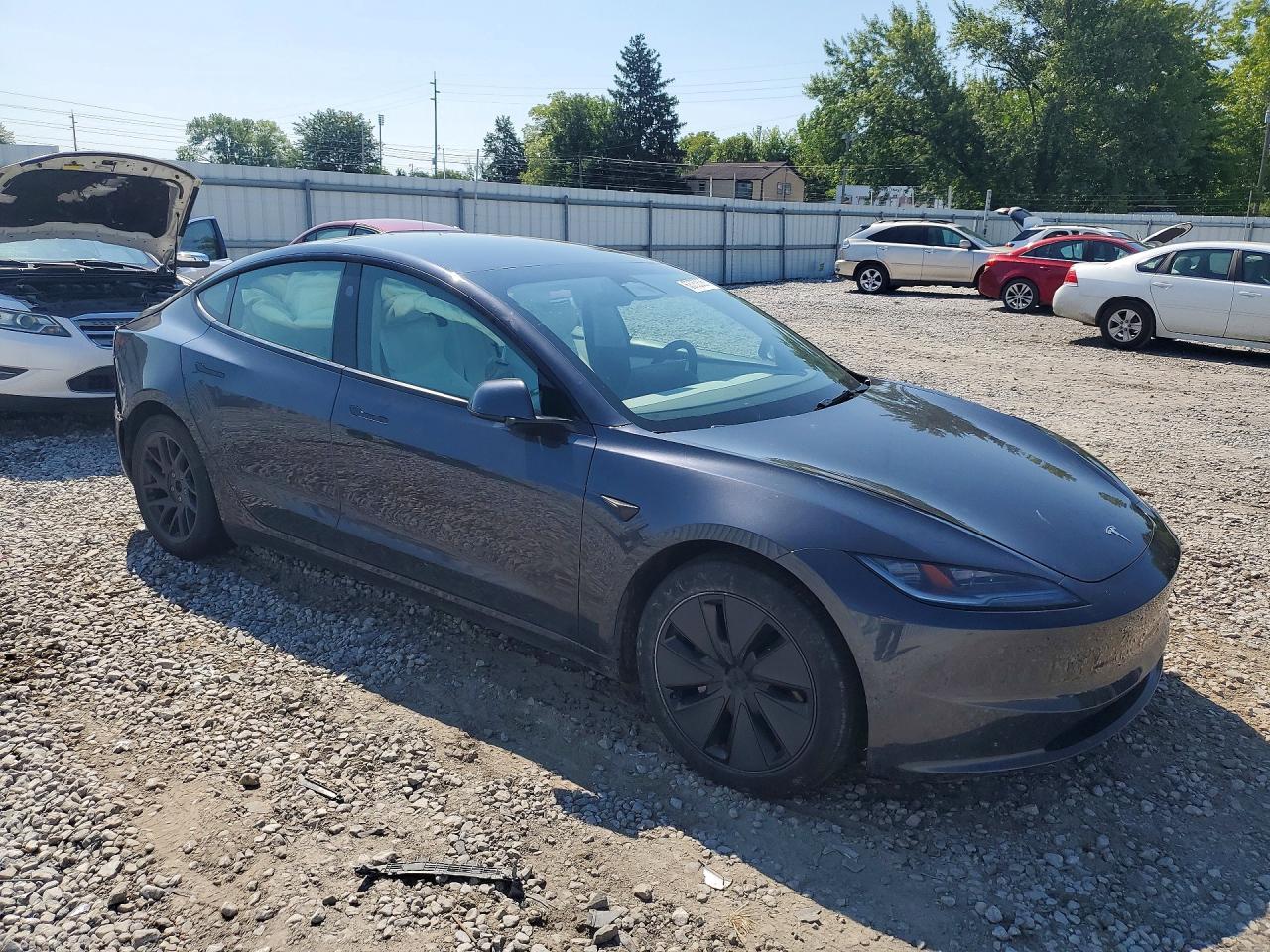 2025 Tesla Model 3 - Image 4