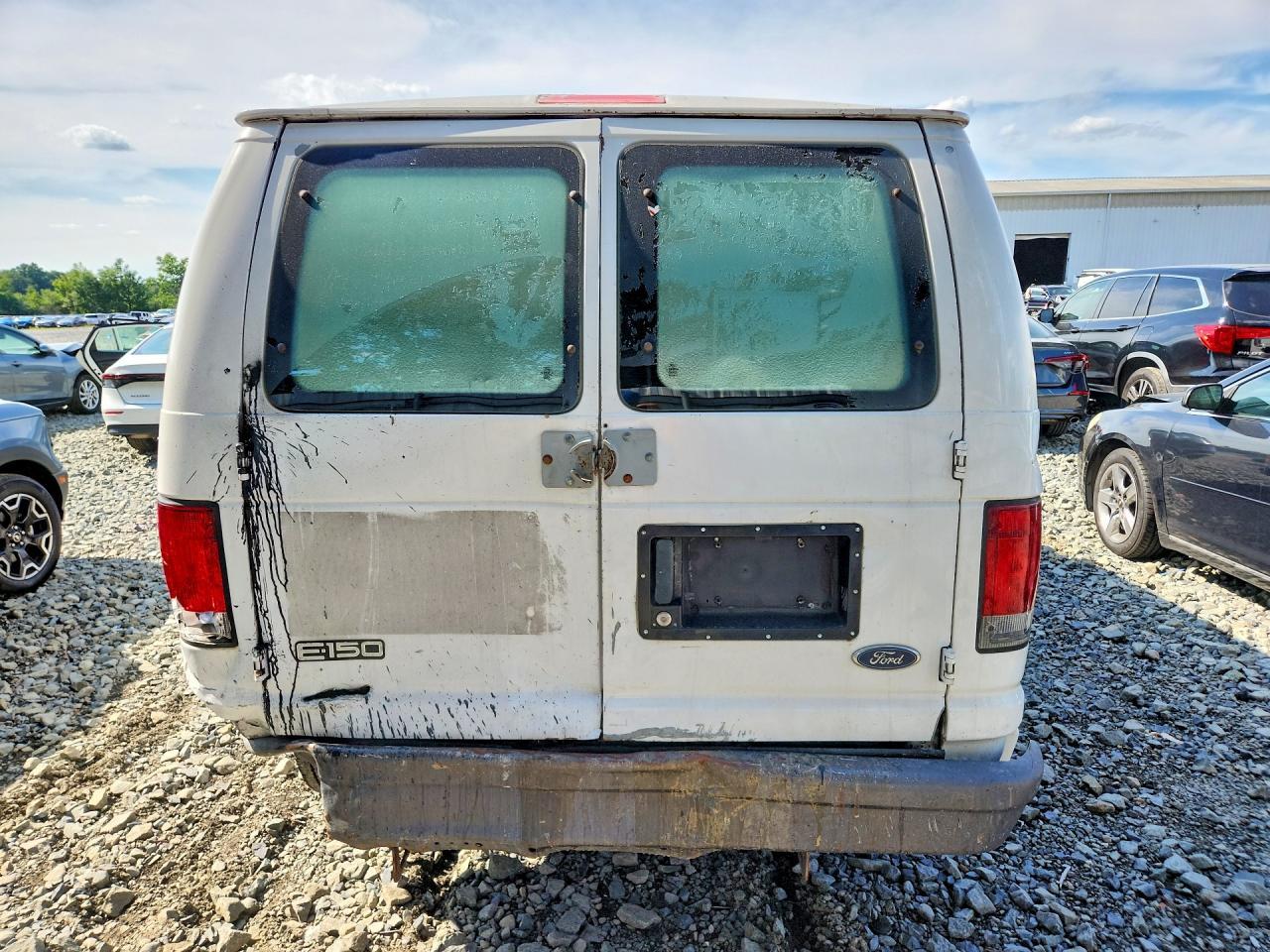 2004 Ford Econoline E150 Van - Фото 6