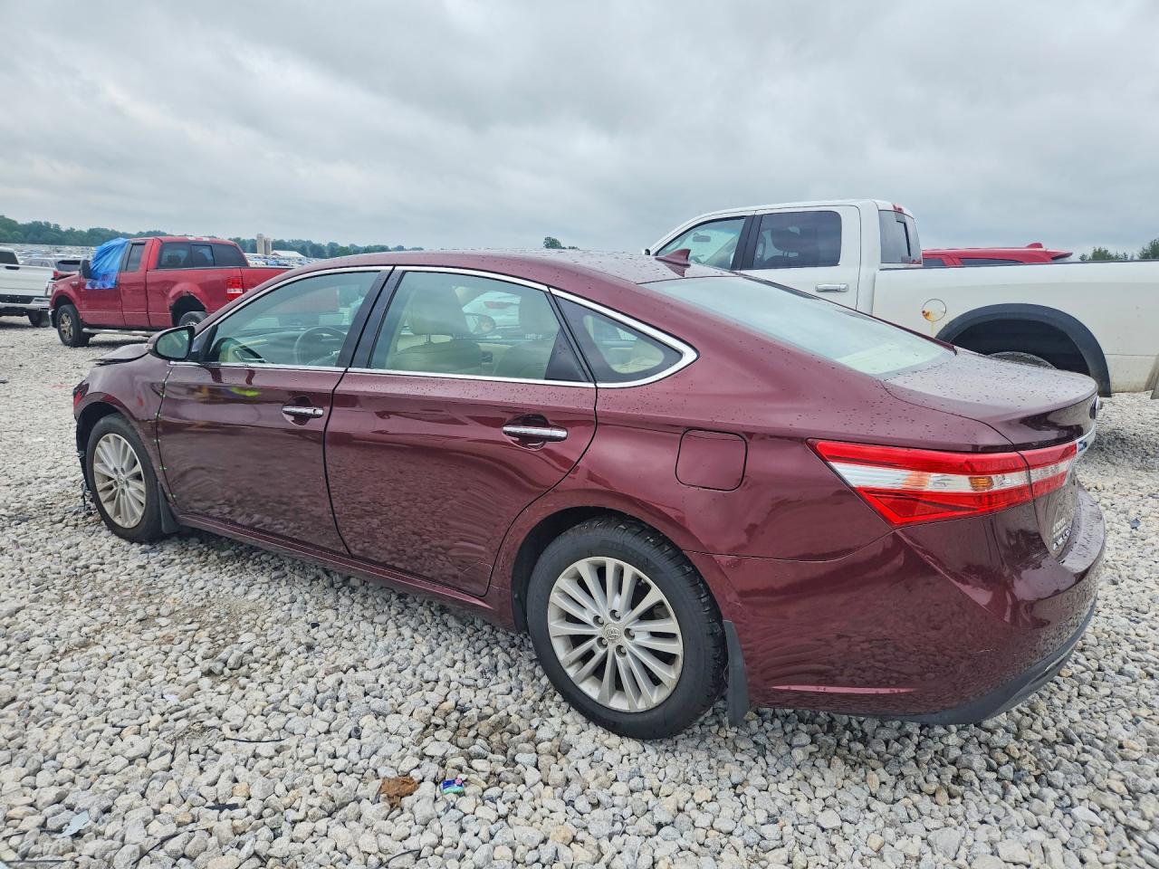 2013 Toyota Avalon Hybrid Limited - Фото 2