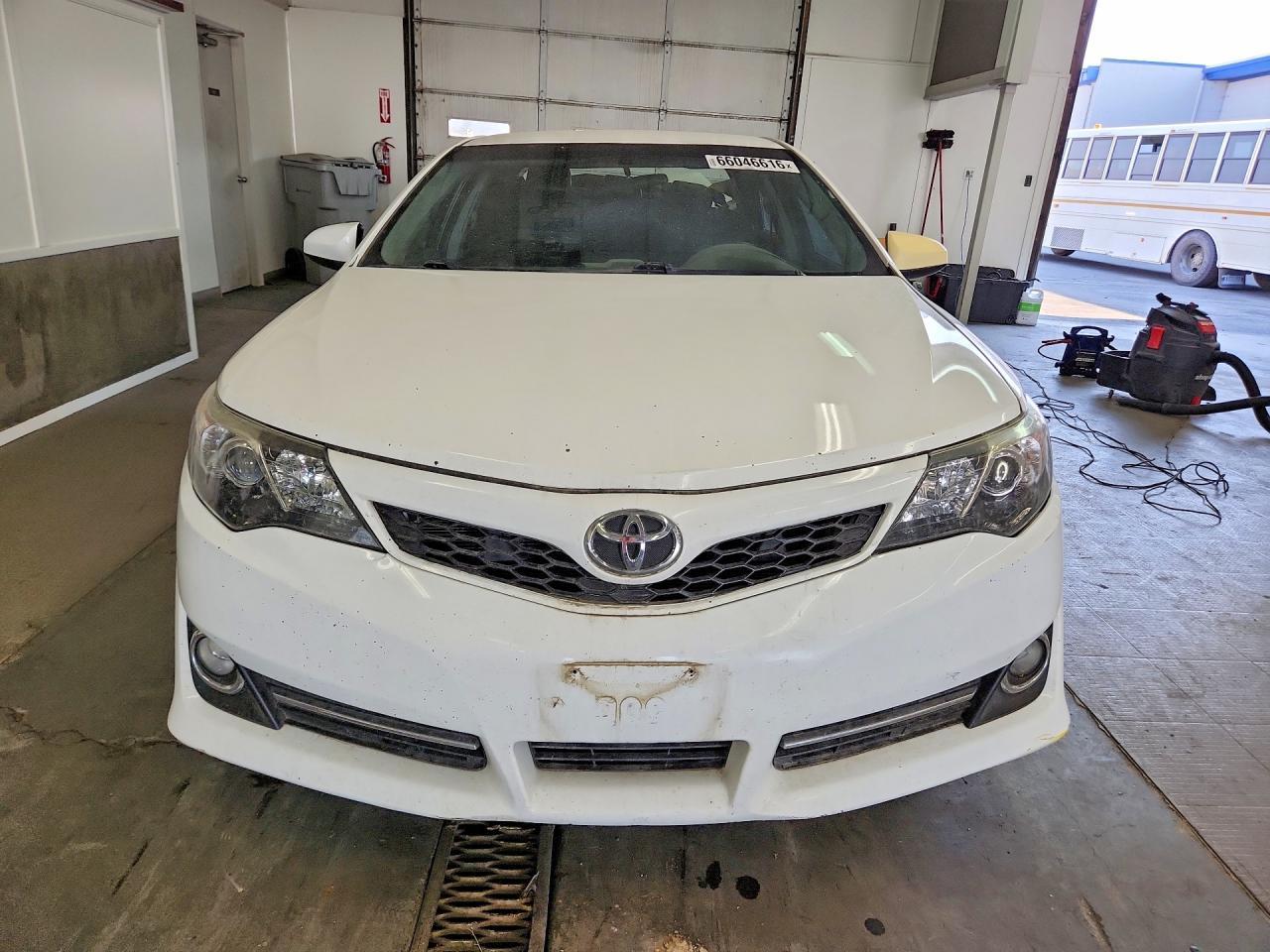 2013 Toyota Camry Se - Image 5