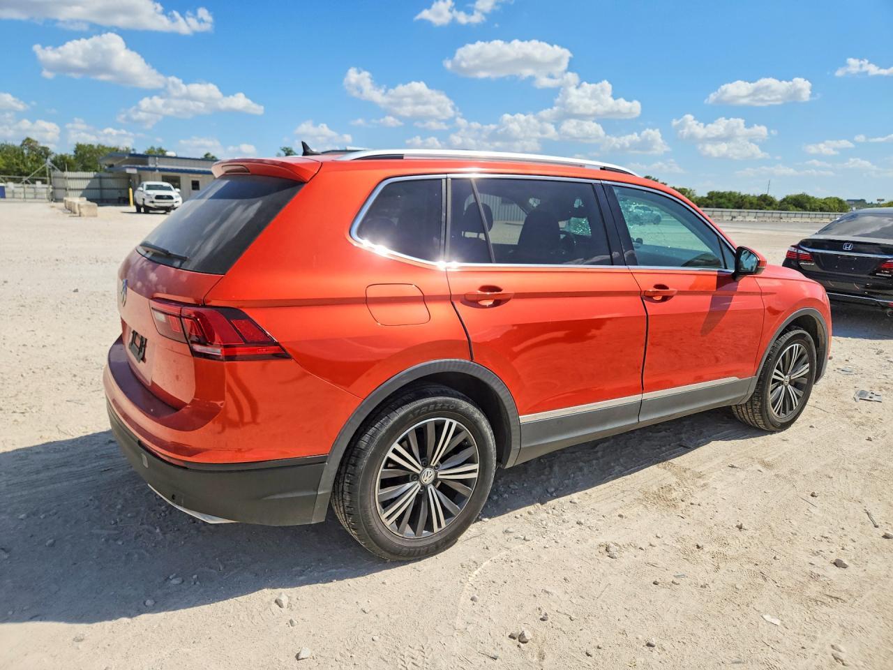 2019 Volkswagen Tiguan Se - Фото 3