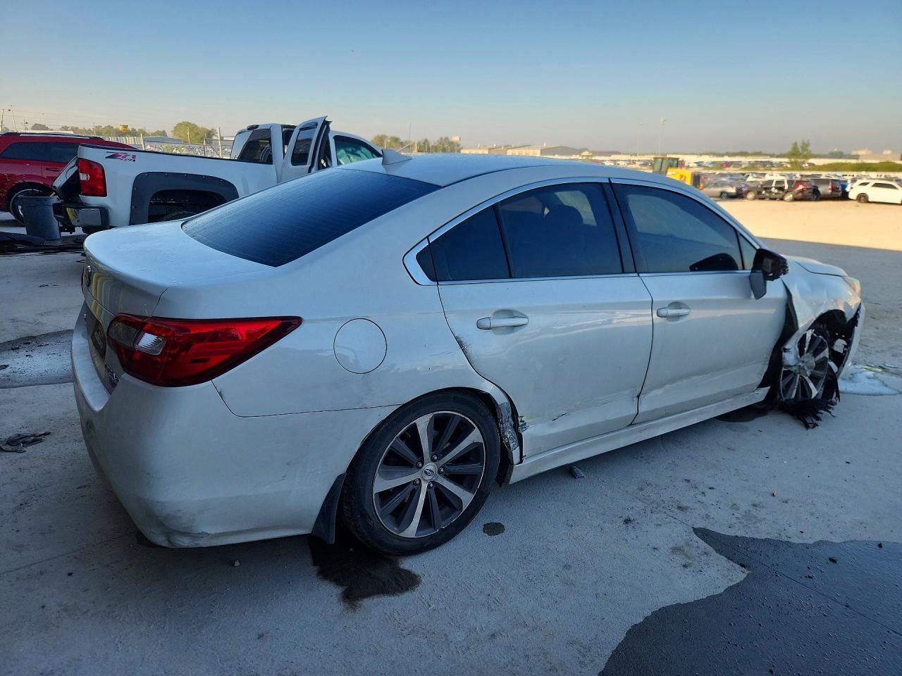 2016 Subaru Legacy 3.6R Limited - Фото 3