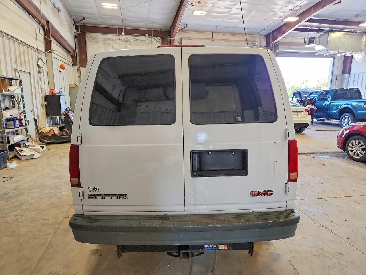 1999 GMC Safari Xt - Image 6