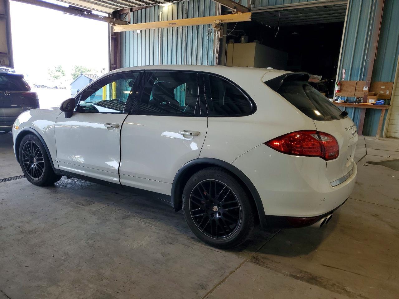 2013 Porsche Cayenne Turbo - Фото 2