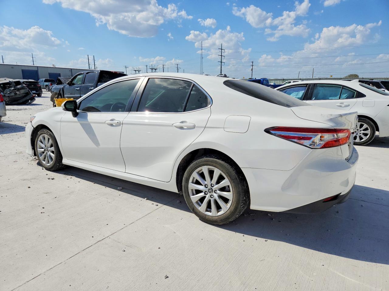 2018 Toyota Camry Le - Image 2